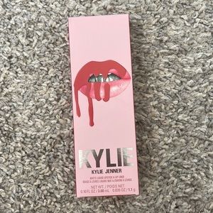Kylie Lip Kit Matte in the shade 500 KRISTEN